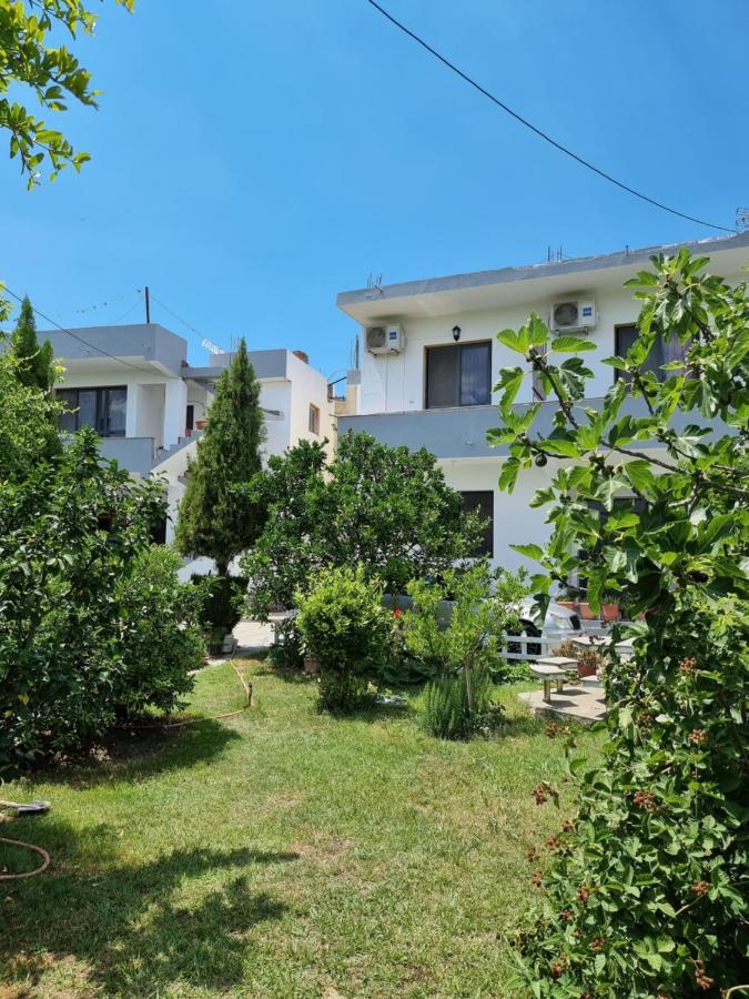 Guest House Vila Elezi Durrës Exteriör bild