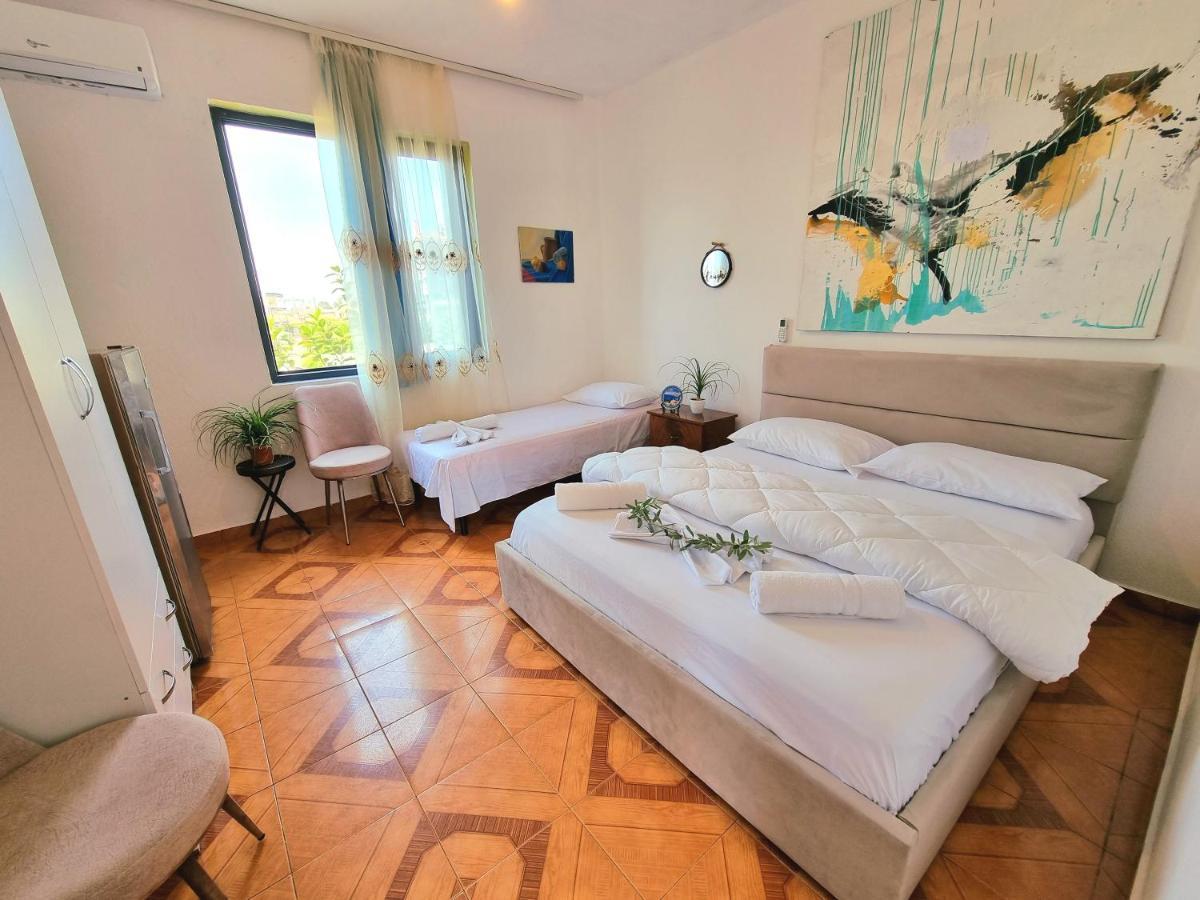 Guest House Vila Elezi Durrës Exteriör bild