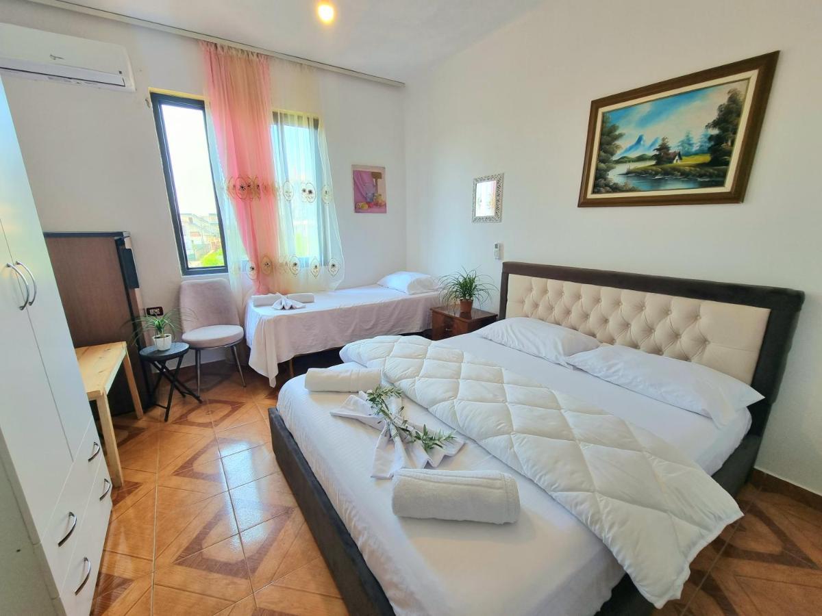 Guest House Vila Elezi Durrës Exteriör bild