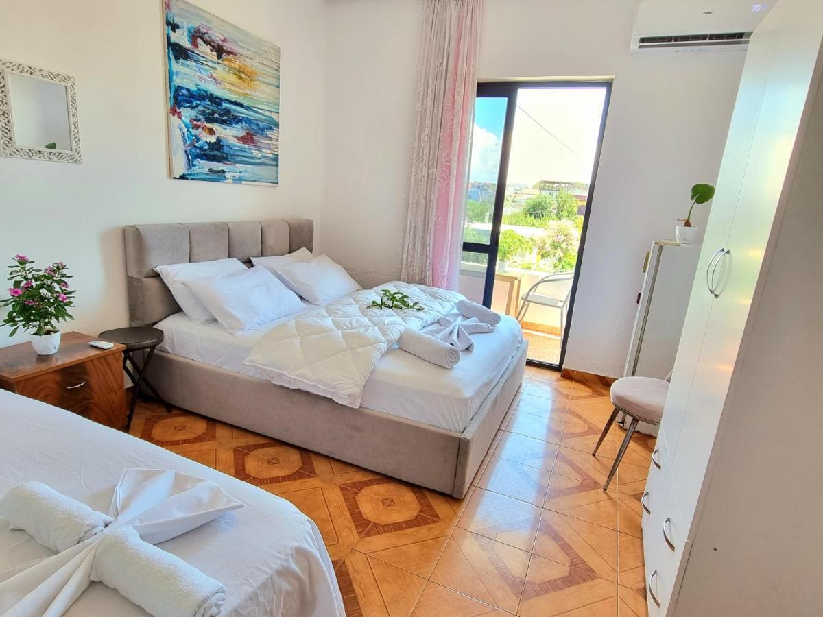 Guest House Vila Elezi Durrës Exteriör bild